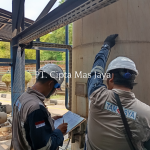 Riksa uji air receiver tank adalah proses pemeriksaan dan pengujian yang dilakukan untuk memastikan keamanan, keandalan, dan efisiensi operasional air receiver tank dalam sistem pneumatik, dengan mengevaluasi kondisi fisik dan fungsional komponen utama seperti tangki, katup pengaman, dan pressure gauge.