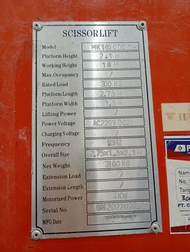 Riksa Uji Scissor Lift 7 Scissor lift memiliki berbagai jenis, seperti electric, diesel, rough terrain, dan mini lift, yang disesuaikan dengan kebutuhan lapangan dan lokasi kerja.