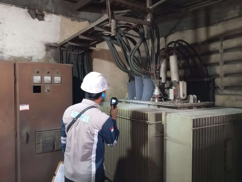 PJK3 Riksa Uji 5 PJK3 Riksa Uji adalah proses penjaminan mutu yang dilakukan untuk memastikan bahwa peralatan dan instalasi industri tetap berfungsi sesuai dengan spesifikasi teknis dan dapat dioperasikan dengan aman. Proses ini mencakup pengujian teknis dan fungsional yang mendalam untuk menilai keandalan dan integritas peralatan.