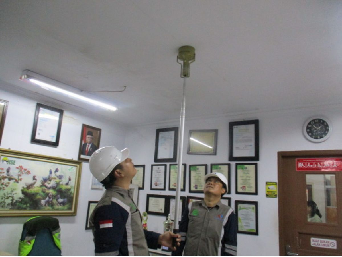 Jasa Riksa Uji K3 12 Riksa Uji instalasi proteksi kebakaran adalah proses pemeriksaan dan pengujian yang dilakukan untuk memastikan bahwa instalasi proteksi kebakaran, seperti sistem deteksi, alarm kebakaran, dan alat pemadam otomatis, berfungsi dengan baik dan sesuai dengan standar keselamatan.