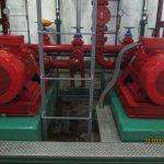 Riksa uji fire pump adalah pemeriksaan pompa kebakaran untuk memastikan kinerjanya sesuai standar keselamatan. Proses ini mencakup pengujian tekanan dan aliran air, pemeriksaan komponen mekanis seperti motor dan pipa, serta evaluasi sistem pengaman guna memastikan pompa siap beroperasi secara optimal dalam situasi darurat kebakaran.