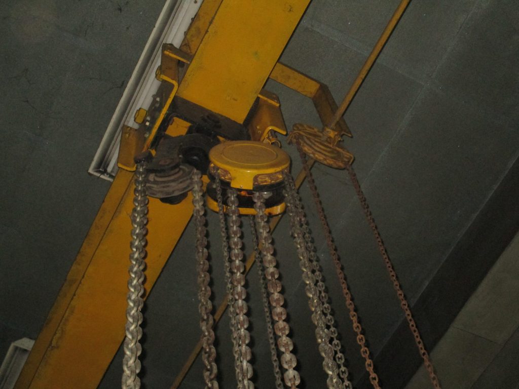 Riksa Uji Manual Hoist 3 Riksa uji manual hoist adalah proses penting untuk memastikan keselamatan, efisiensi, dan kepatuhan terhadap regulasi dalam penggunaan peralatan angkat manual.