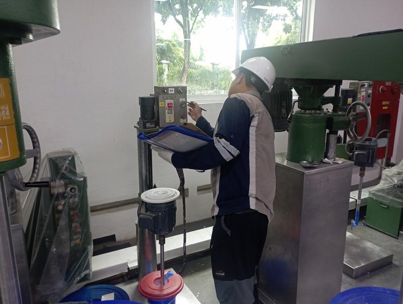 Menggunakan Jasa Inspeksi K3 di Sektor Manufaktur 7 Jasa inspeksi K3 adalah layanan audit yang berfokus pada keselamatan dan kesehatan kerja di suatu tempat kerja. Dengan melakukan penilaian risiko dan memverifikasi kepatuhan terhadap aturan, jasa ini membantu perusahaan meminimalkan potensi kecelakaan dan memastikan kesejahteraan karyawannya.