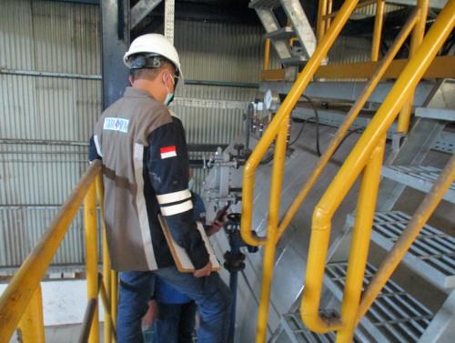 Riksa Uji Boiler 2 Riksa Uji Boiler adalah proses pemeriksaan dan pengujian yang dilakukan untuk memastikan boiler bekerja dengan aman dan sesuai standar keselamatan kerja yang berlaku, termasuk ketahanan material dan efisiensi operasional.