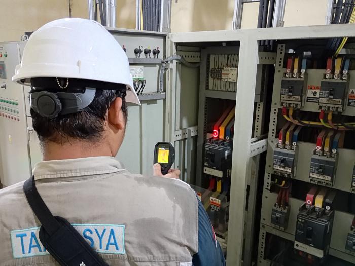 PJK3 5 PJK3 adalah penyedia layanan keselamatan dan kesehatan kerja yang membantu perusahaan mematuhi peraturan terkait K3, termasuk memberikan sertifikasi untuk alat berat dan peralatan industri lainnya.
