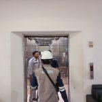 Riksa uji bed lift adalah proses inspeksi dan pengujian untuk memastikan keselamatan, keandalan, dan kepatuhan operasional lift tempat tidur yang digunakan dalam fasilitas kesehatan.