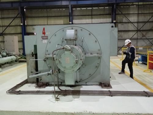 Riksa Uji Turbin Impuls 2 Riksa uji turbin impuls adalah langkah preventif krusial yang memastikan efisiensi, keamanan, dan keandalan sistem pembangkit energi. Melalui pemeriksaan menyeluruh terhadap komponen utama turbin, seperti bilah, rotor, dan sistem kontrol, riksa uji ini mendeteksi potensi masalah yang dapat memengaruhi kinerja dan keselamatan operasional, serta mencegah risiko kerusakan besar yang dapat mengganggu kelangsungan produksi energi.