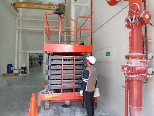 Jenis Jenis Scissor Lift 5 erbandingan jenis-jenis scissor lift berdasarkan desain dan tenaga
