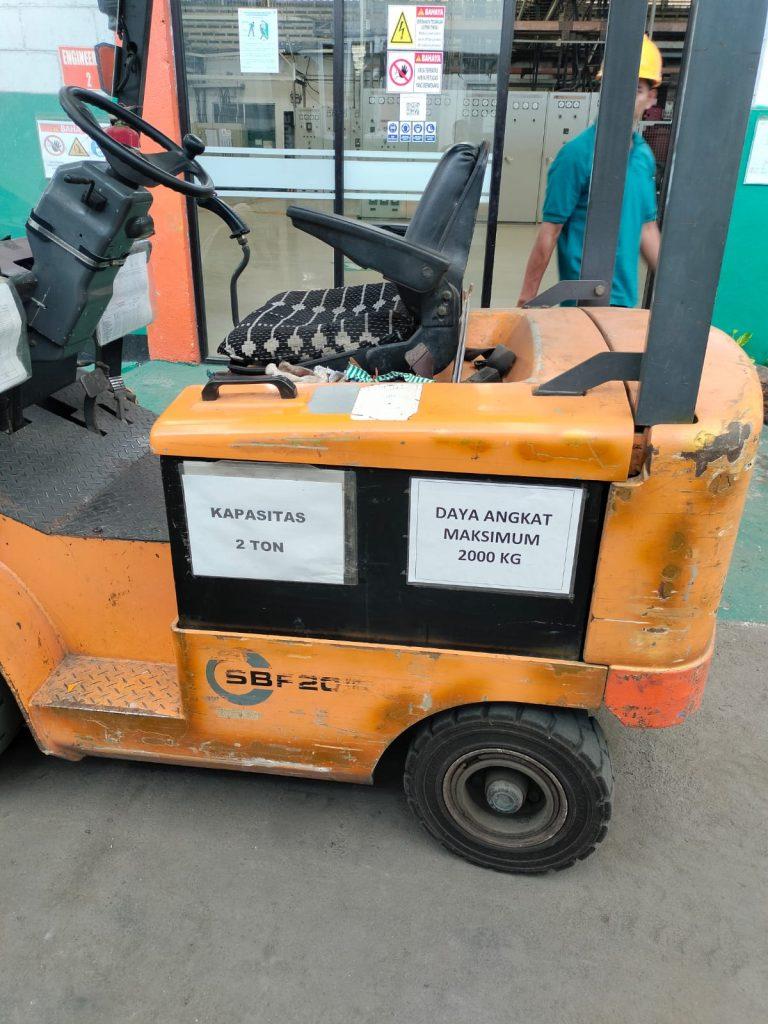 Keunggulan Forklift Elektrik 3 Keunggulan forklift elektrik adalah biaya perawatan yang lebih rendah dibandingkan forklift konvensional.
