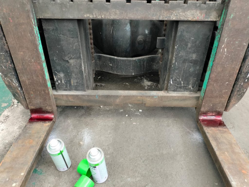 Pengujian Penetran (Penetrant Testing) 8 Penetrant Testing adalah cara cepat dan ekonomis untuk mengevaluasi kualitas permukaan suatu komponen tanpa harus membongkar atau merusaknya terlebih dahulu.