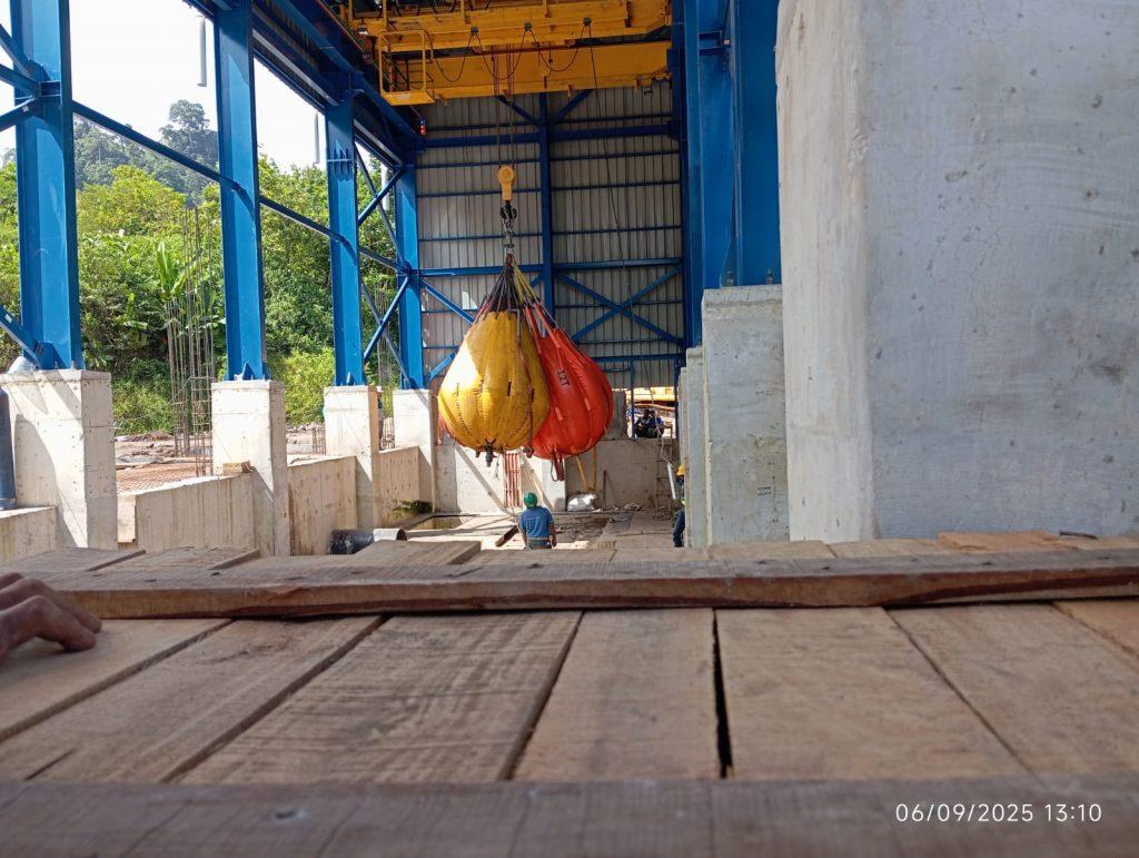 Sewa Beban Load Test Crane 6 Sewa Beban Load Test Crane adalah bentuk komitmen terhadap keselamatan kerja, karena pengujian ini dilakukan menggunakan peralatan kalibrasi dan mengikuti prosedur teknis yang ketat.