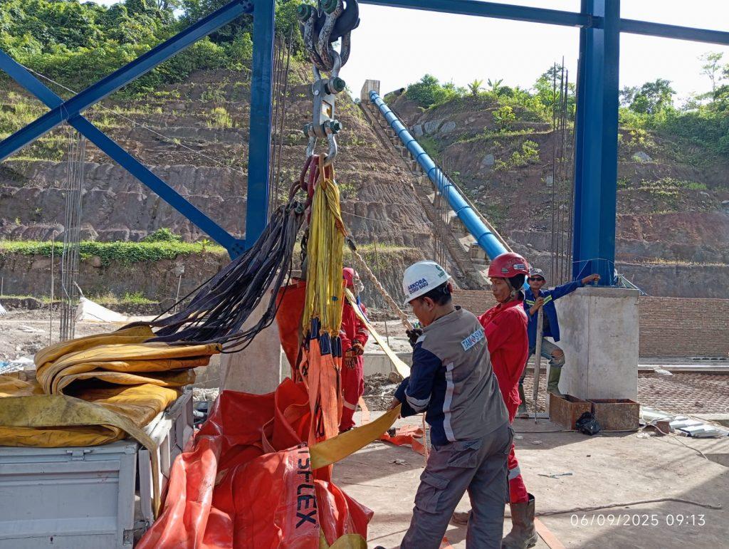 Sewa Water Bag 2 Sewa Water Bag adalah metode uji beban menggunakan kantong air fleksibel yang dapat dilipat dan dibawa dengan mudah. Alat ini memberikan solusi uji beban yang praktis dan hemat biaya bagi berbagai sektor industri.