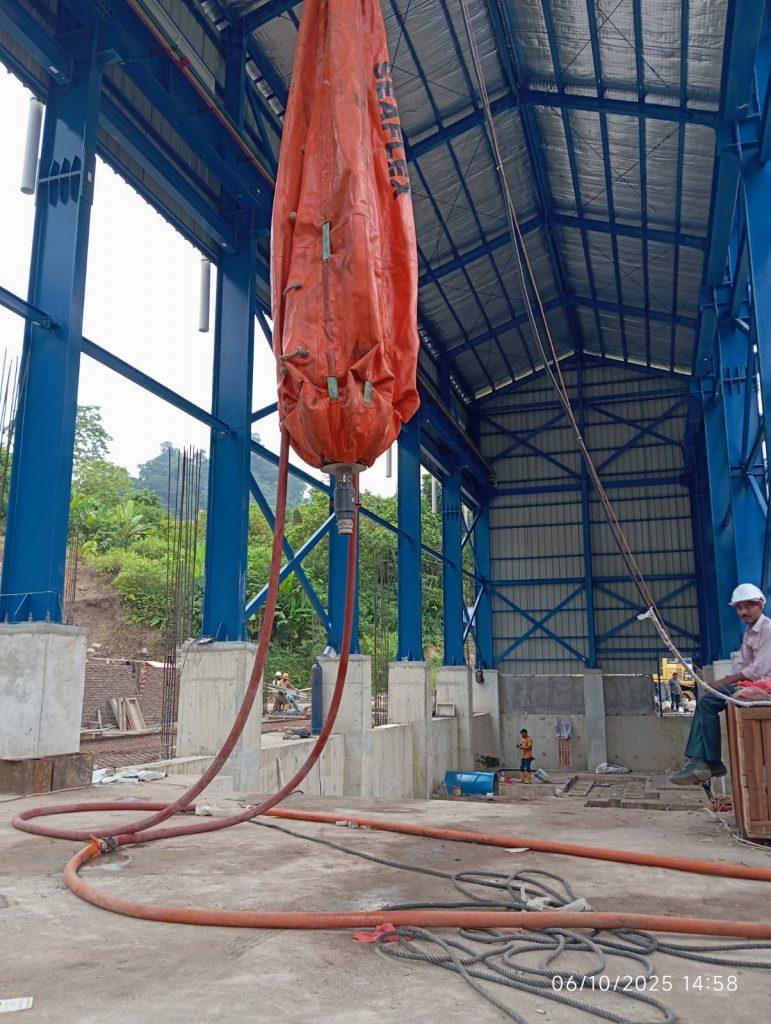 Sewa Water Bag 4 Sewa Water Bag adalah pilihan terbaik bagi perusahaan yang ingin melakukan load test dengan cepat, aman, dan tanpa kerepotan logistik. Alat ini memungkinkan simulasi beban yang akurat tanpa risiko merusak struktur alat uji.