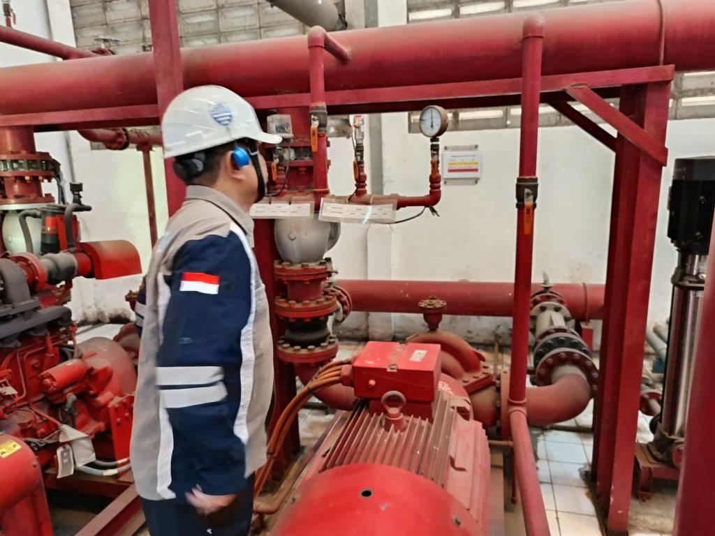 Standar desain jarak hydrant adalah pedoman teknis yang mengatur seberapa jauh antar hydrant ditempatkan, dengan mempertimbangkan faktor seperti aksesibilitas, luas area, dan kapasitas semprotan air.