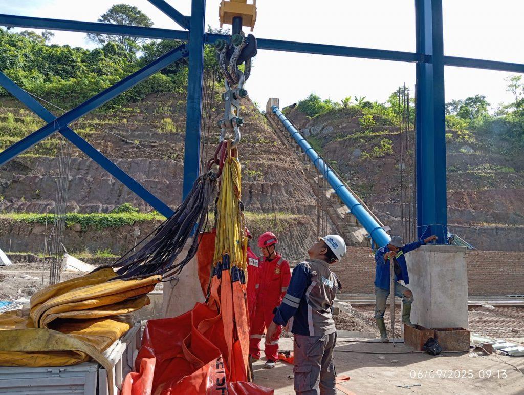 Water Bag untuk Load Test adalah alat uji beban berbentuk kantong fleksibel yang diisi air untuk menguji kekuatan peralatan pengangkat seperti crane dan davit.
